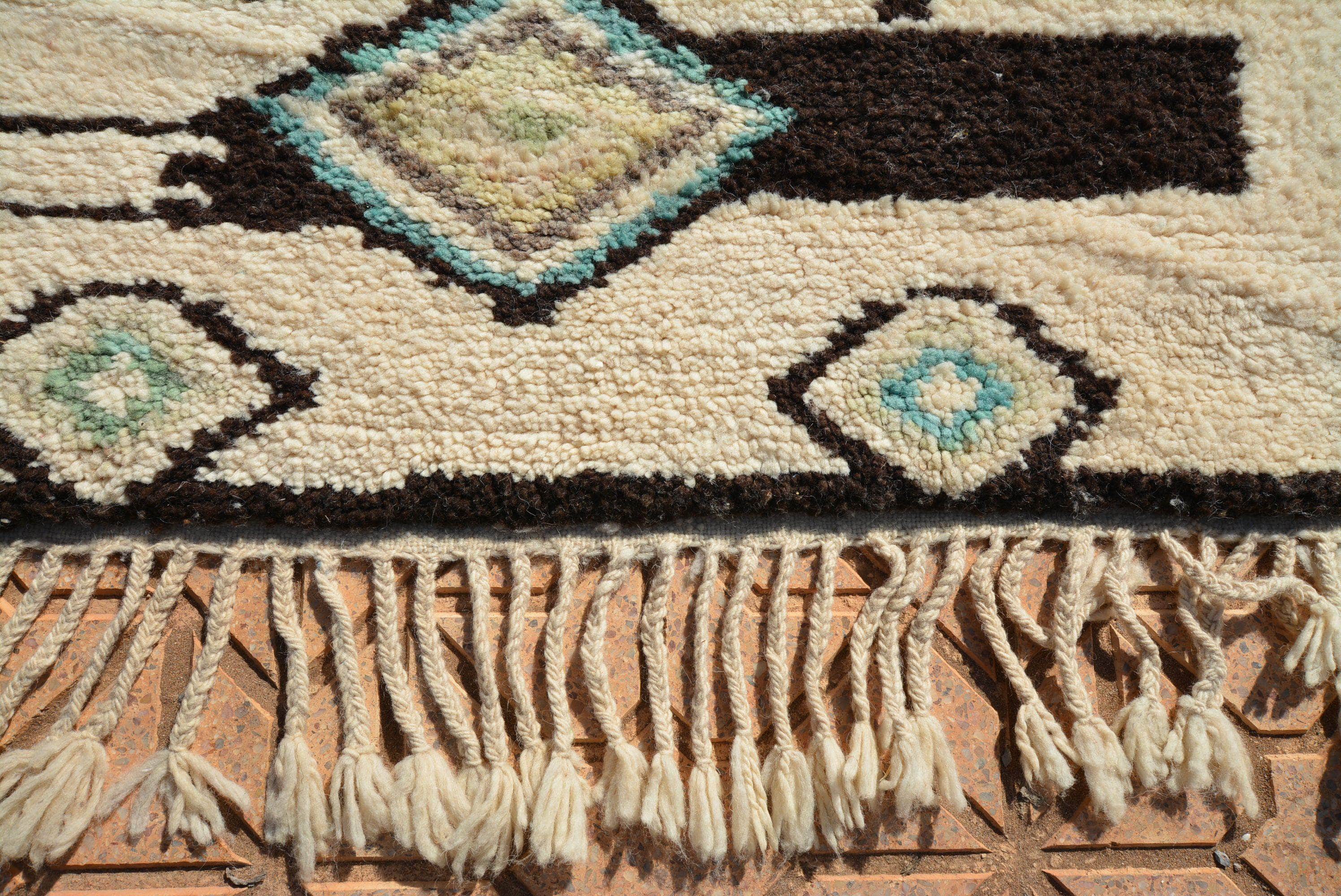 Warda (8'3" x 9'4") - Minimalist Plush Ivory Beni Ourain Rug - Image 3